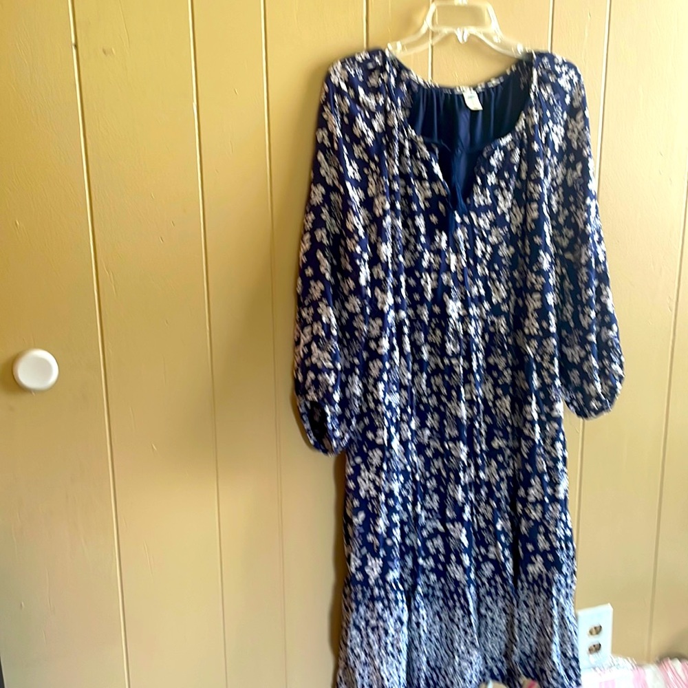 Old Navy Long Sleeved Empire Style Navy and White Floral Dress